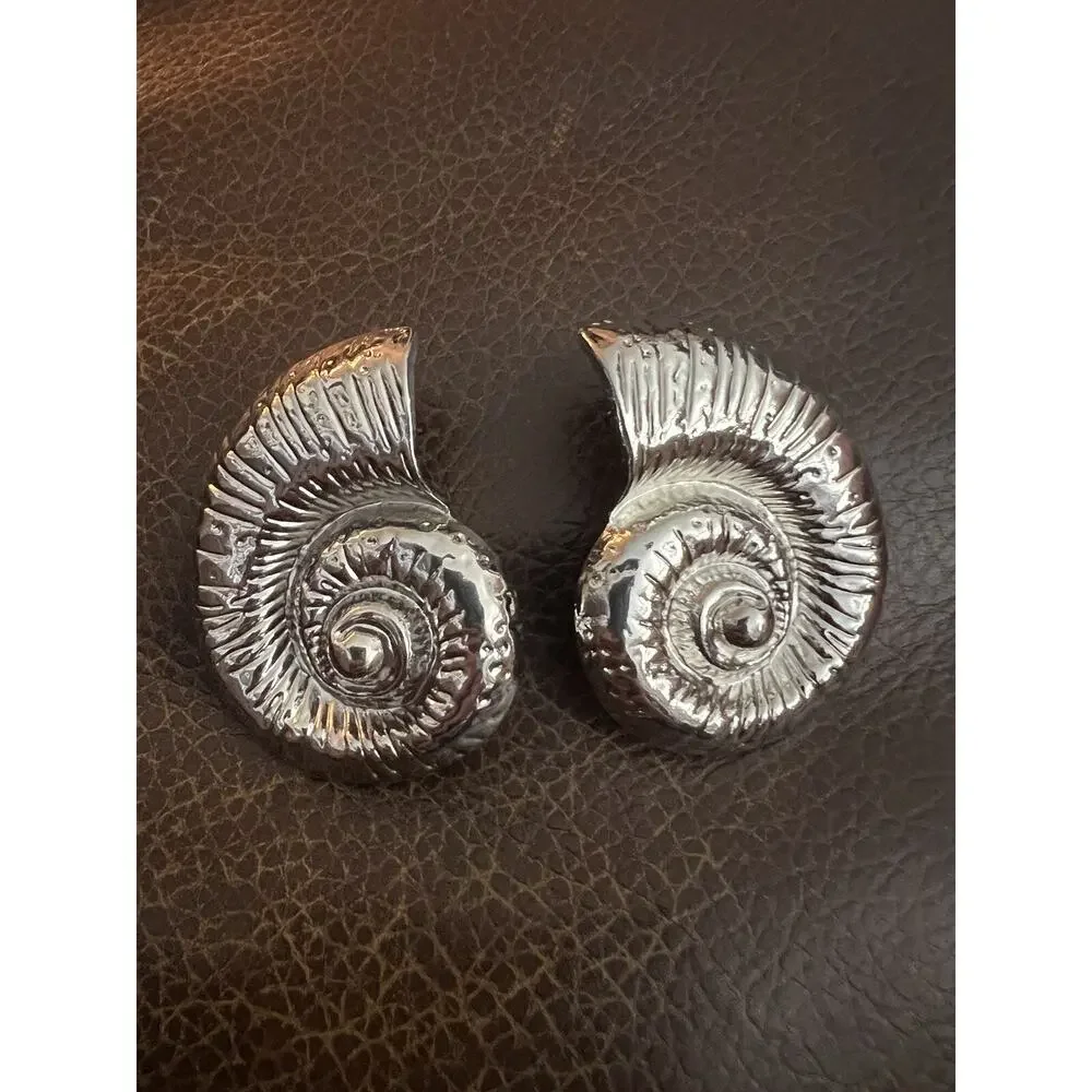 Zara Seashell Seychelles Nautilus Conch Earrings Silver Boho Mermaid Shell Stud